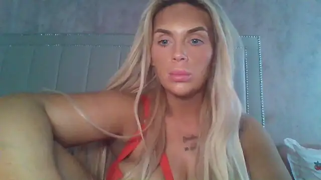 Snapshot of MiaMae_x chatting on July 6, 2026, 4:09 pm MiaMae x online show from July 6, 2026, 4:09 pm