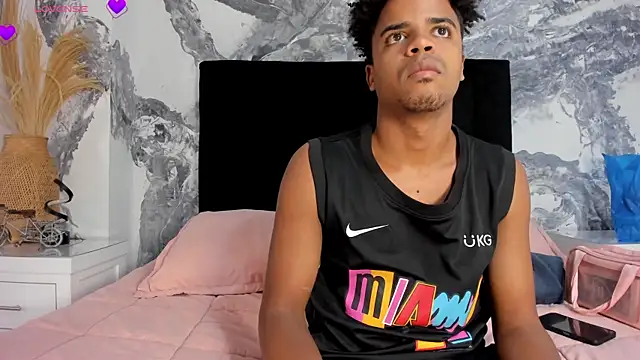 Snapshot of TaylorAndThalia chatting on July 13, 2026, 6:18 pm TaylorAndThalia online show from July 13, 2026, 6:18 pm