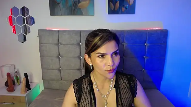 Snapshot of lilith_luxx chatting on July 9, 2026, 2:34 am lilith luxx online show from July 9, 2026, 2:34 am