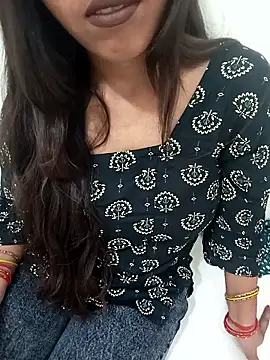 Meenakshi rajput online show from June 10, 2026, 4:13 am