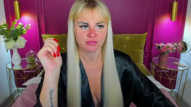 LilyDav online show from July 9, 2026, 5:19 am