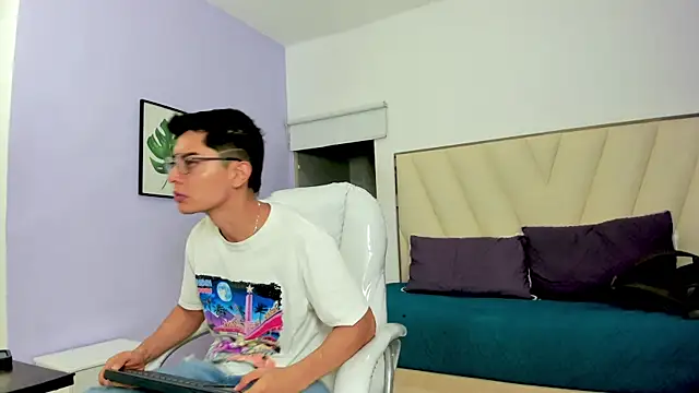 Ethan12  online show from June 17, 2026, 3:06 am
