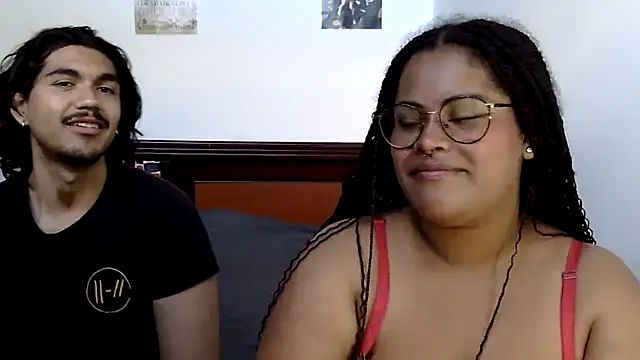 Snapshot of Lolacurly69 chatting on August 3, 2026, 10:36 pm Lolacurly69 online show from August 3, 2026, 10:36 pm
