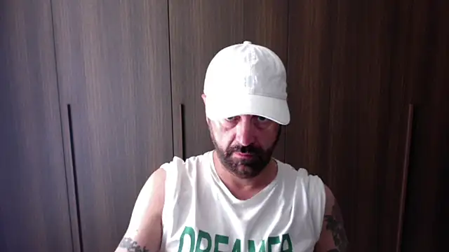 Snapshot of Topinkiss chatting on June 7, 2026, 2:11 pm Topinkiss online show from June 7, 2026, 2:11 pm