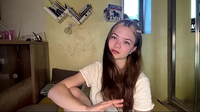 Snapshot of AvrilGillig chatting on June 11, 2026, 4:15 pm AvrilGillig online show from June 11, 2026, 4:15 pm