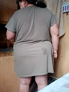 Snapshot of oksana72 chatting on February 25, 2026, 6:35 am oksana72 online show from February 25, 2026, 6:35 am