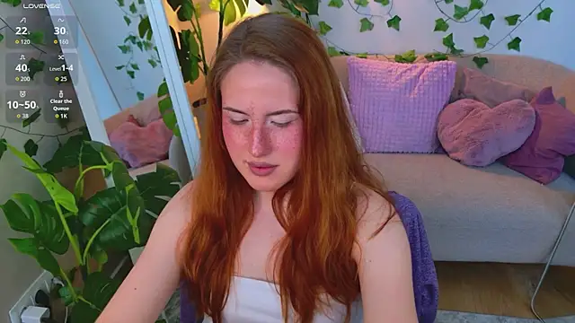 ChloeAster online show from August 4, 2026, 7:02 am