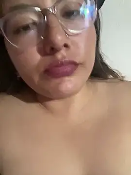 Snapshot of DirtyCerezita chatting on June 19, 2026, 4:51 am DirtyCerezita online show from June 19, 2026, 4:51 am