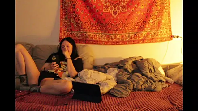 Snapshot of Catherine19Hunt chatting on July 16, 2026, 8:17 pm Catherine19Hunt online show from July 16, 2026, 8:17 pm