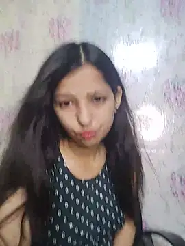 Queen Rosyy online show from June 24, 2026, 3:27 am