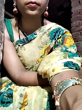 Tanvi-j online show from July 13, 2026, 6:40 pm