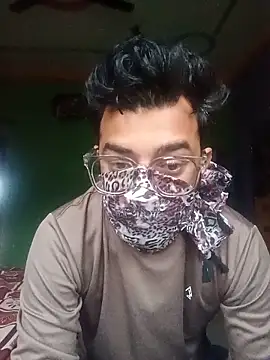 Snapshot of Desindianbull69 chatting on June 13, 2026, 1:03 am Desindianbull69 online show from June 13, 2026, 1:03 am