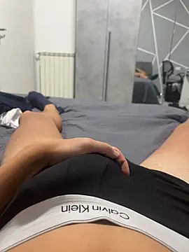 giovvgg online show from August 9, 2026, 1:06 pm