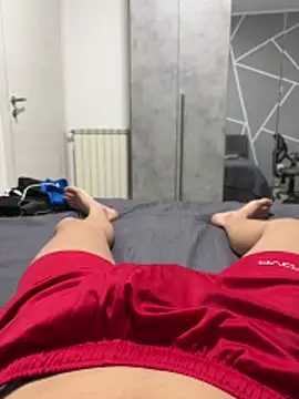 giovvgg online show from June 15, 2026, 6:18 pm