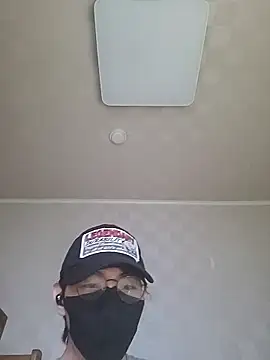 TYYUIOE3 online show from June 22, 2026, 7:38 am