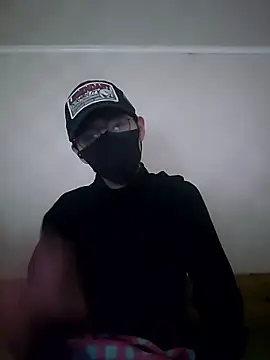 TYYUIOE3 online show from June 24, 2026, 3:32 pm