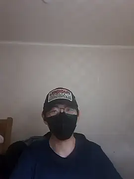 TYYUIOE3 online show from June 13, 2026, 3:43 pm