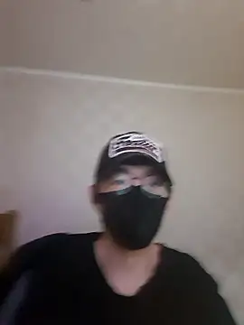 TYYUIOE3 online show from June 11, 2026, 3:09 pm
