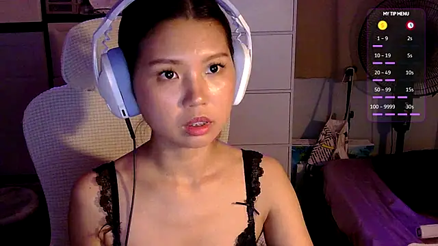 Snapshot of urgrl_portia chatting on June 19, 2026, 12:11 pm urgrl portia online show from June 19, 2026, 12:11 pm