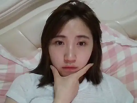 Snapshot of yiyi13 chatting on June 14, 2026, 12:06 pm yiyi13 online show from June 14, 2026, 12:06 pm