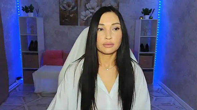 NikoleMills online show from July 25, 2026, 6:10 am