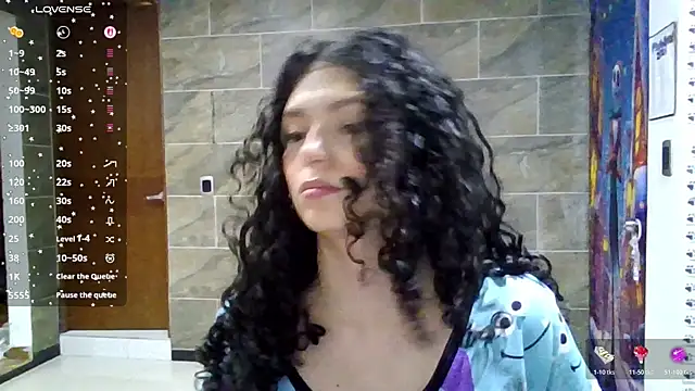 Snapshot of Diamond_Curls chatting on July 29, 2026, 4:06 pm Diamond Curls online show from July 29, 2026, 4:06 pm