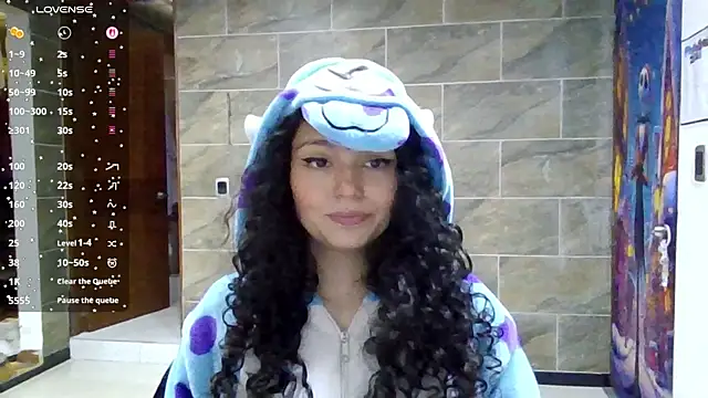 Snapshot of Diamond_Curls chatting on July 24, 2026, 3:41 pm Diamond Curls online show from July 24, 2026, 3:41 pm