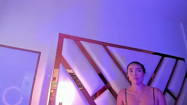Mariana Smiith  online show from July 27, 2026, 7:43 pm