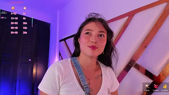 Mariana Smiith  online show from July 6, 2026, 7:38 pm