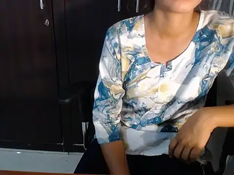 Snapshot of Ridhi_01 chatting on June 13, 2026, 7:12 pm Ridhi 01 online show from June 13, 2026, 7:12 pm