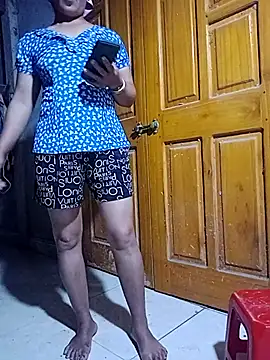 Snapshot of Chin-ni chatting on June 11, 2026, 8:39 pm Chin-ni online show from June 11, 2026, 8:39 pm