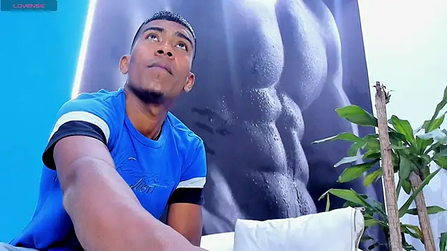 Snapshot of Axel_hunter15 chatting on June 18, 2026, 9:53 pm Axel hunter15 online show from June 18, 2026, 9:53 pm