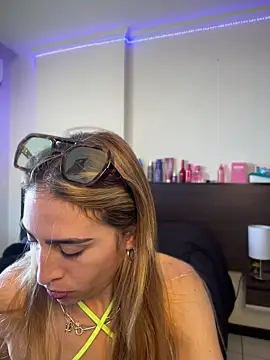 Snapshot of NicoleWilder chatting on July 28, 2026, 3:21 pm NicoleWilder online show from July 28, 2026, 3:21 pm