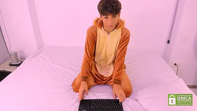 Samy Twink online show from June 13, 2026, 2:09 am