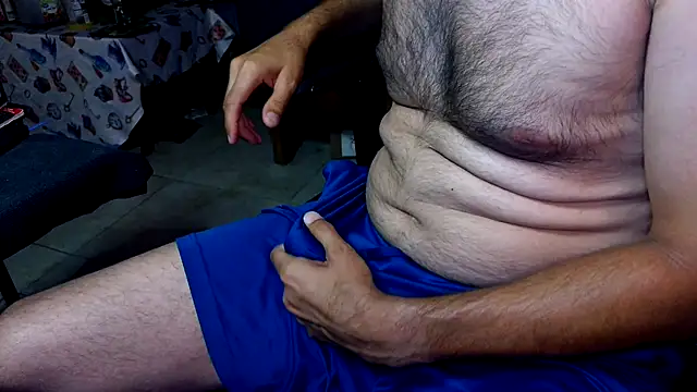 Snapshot of talltannhandsome chatting on August 5, 2026, 11:48 am talltannhandsome online show from August 5, 2026, 11:48 am