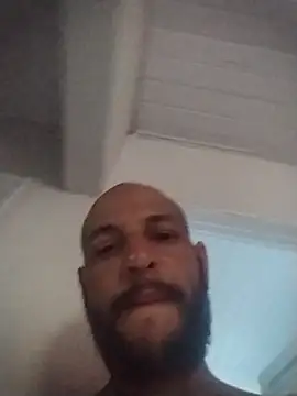 Casalseparados69 online show from June 16, 2026, 4:18 pm