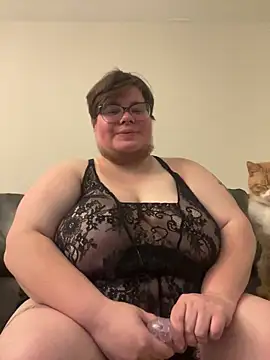 Snapshot of femboyphoenix chatting on June 12, 2026, 2:09 am femboyphoenix online show from June 12, 2026, 2:09 am