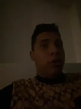 Snapshot of Alejandro_and_Deiby chatting on July 10, 2026, 1:05 am Alejandro and Deiby online show from July 10, 2026, 1:05 am