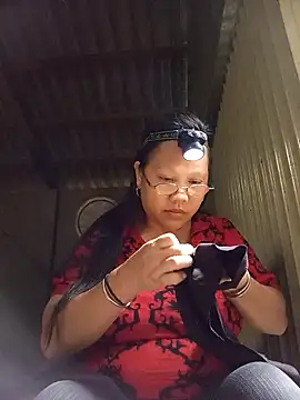 Chily-yy online show from August 7, 2026, 1:44 am
