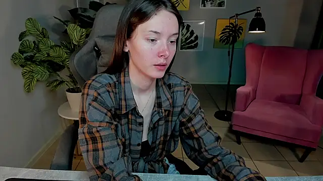 Eva Leeee online show from June 25, 2026, 5:05 am