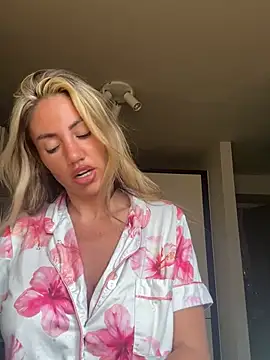 KaceySouthX online show from July 25, 2026, 8:00 am