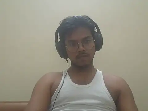 Snapshot of shady093 chatting on June 20, 2026, 6:35 pm shady093 online show from June 20, 2026, 6:35 pm