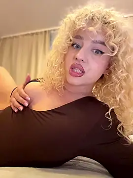 Snapshot of Khalee_syyy chatting on July 16, 2026, 5:43 pm Khalee syyy online show from July 16, 2026, 5:43 pm