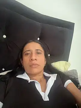paolaqueenxx online show from June 17, 2026, 8:19 pm