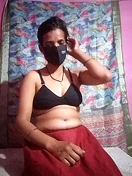 Snapshot of Desi_madamm chatting on June 24, 2026, 6:17 pm Desi madamm online show from June 24, 2026, 6:17 pm