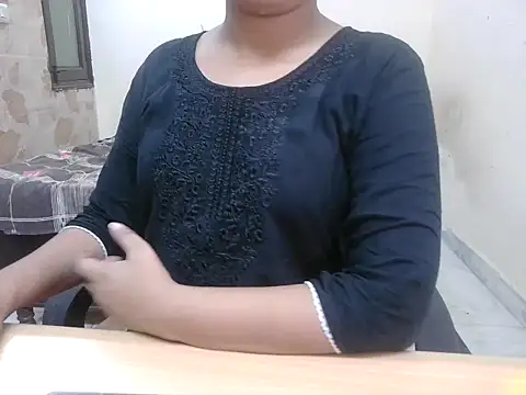 Snapshot of Bold-Divya1 chatting on July 18, 2026, 4:10 am Bold-Divya1 online show from July 18, 2026, 4:10 am