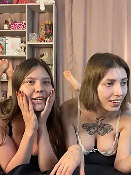 Snapshot of Bratz_Girls chatting on June 12, 2026, 11:24 pm Bratz Girls online show from June 12, 2026, 11:24 pm