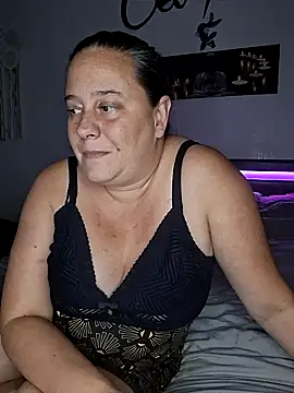 Madame100E online show from July 1, 2026, 10:43 pm