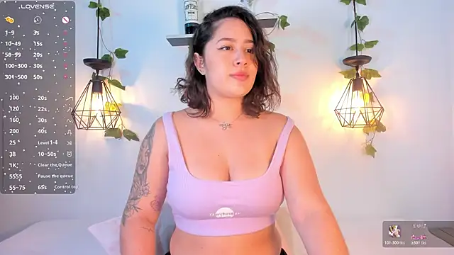aisha duque  online show from July 23, 2026, 8:05 pm