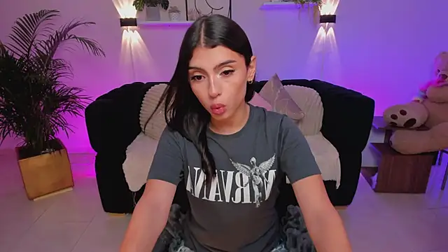 Snapshot of Susy_Doll1 chatting on July 30, 2026, 7:57 pm Susy Doll1 online show from July 30, 2026, 7:57 pm